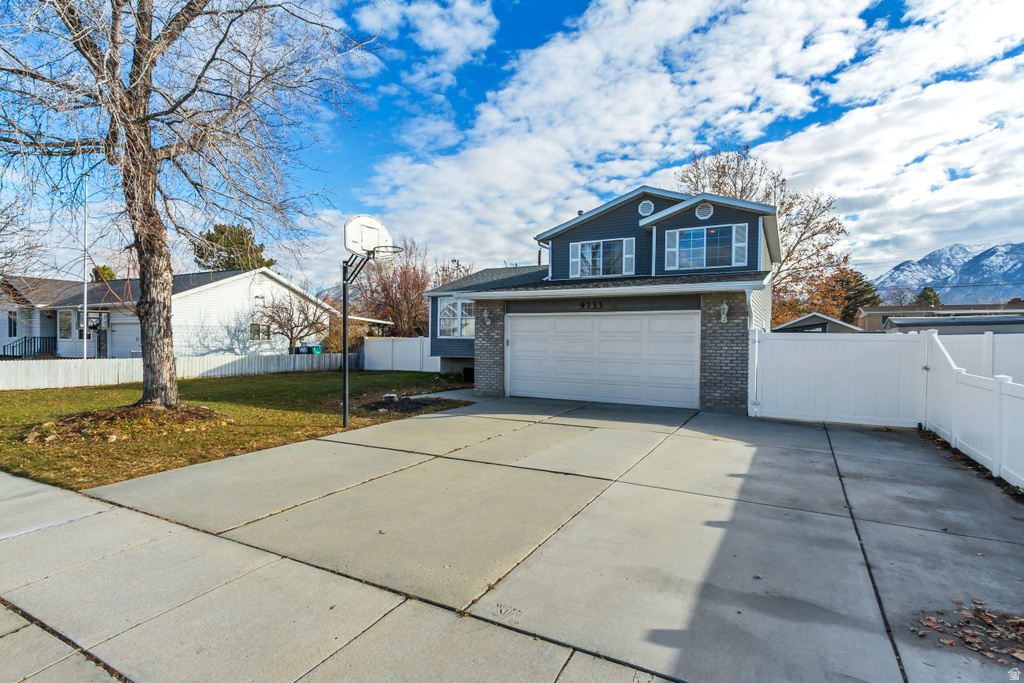 9733 S QUINDARO RD Sandy, UT 84070