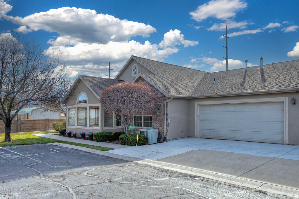 2901 W ABBEY SPRINGS CIR West Jordan, UT 84084