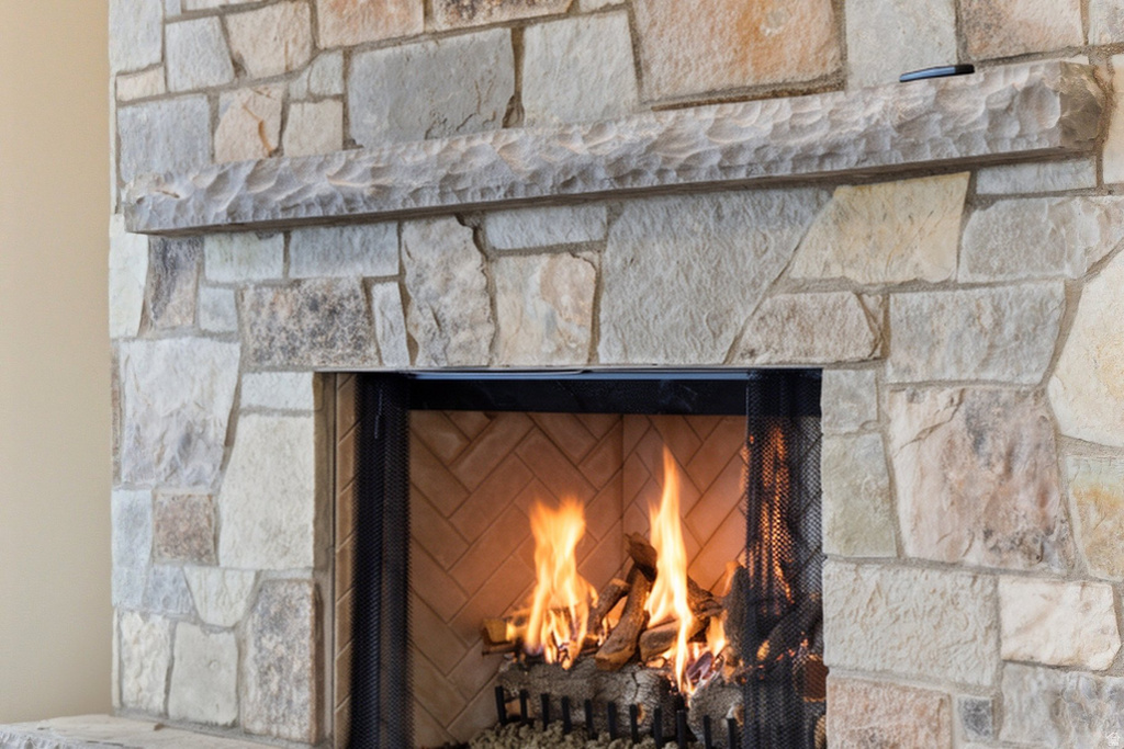 2155 E WRANGLER DR Hideout, UT 84036