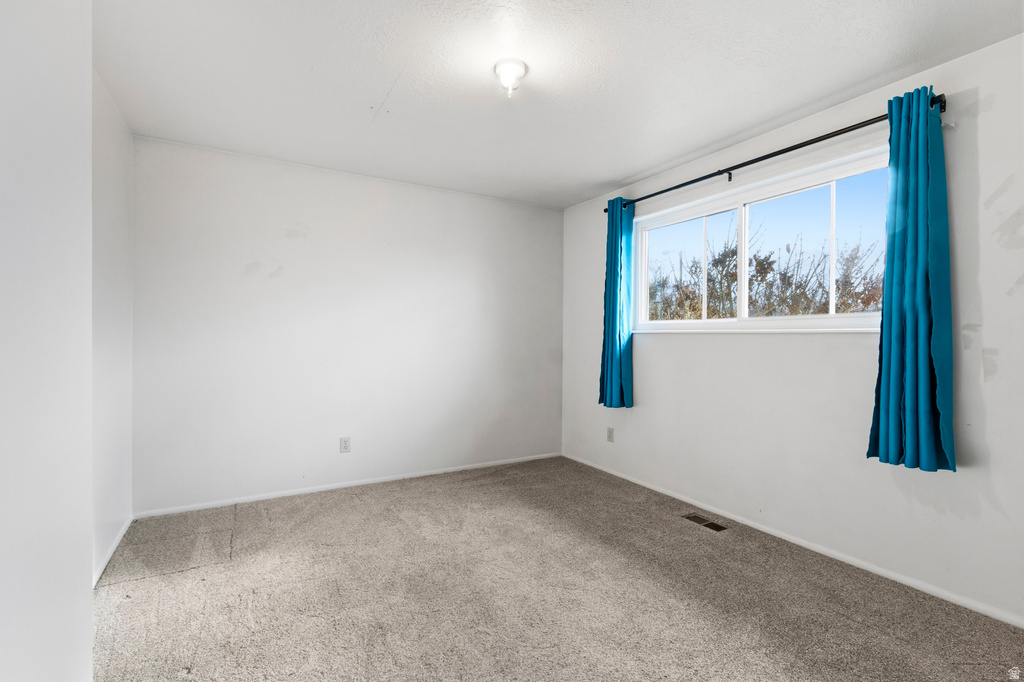 2676 W 6050 S Roy, UT 84067