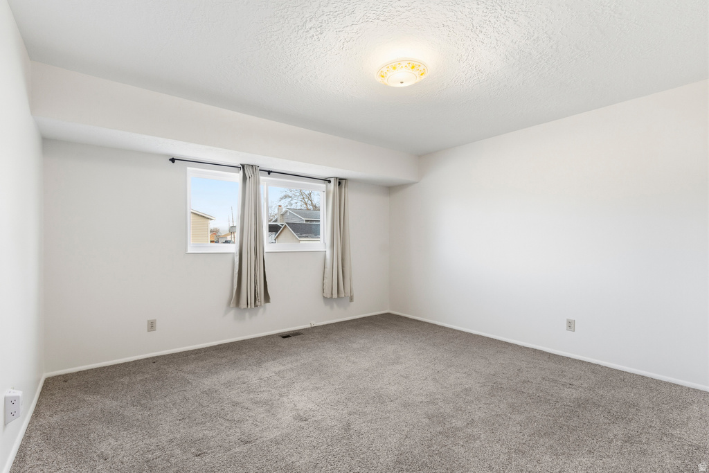 2676 W 6050 S Roy, UT 84067