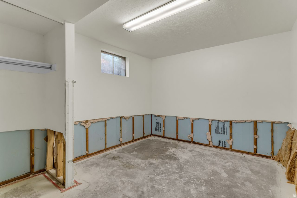 2749 S 450 W Bountiful, UT 84010