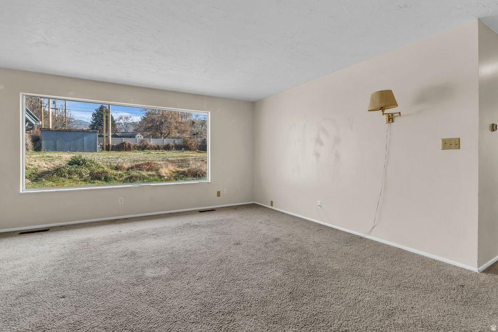 2749 S 450 W Bountiful, UT 84010
