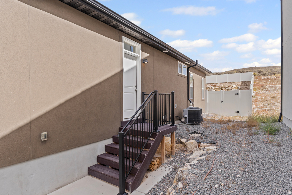 7948 N BRISTLECONE RD Eagle Mountain, UT 84005