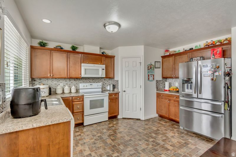 6146 W STILLRIDGE DR West Valley City, UT 84128