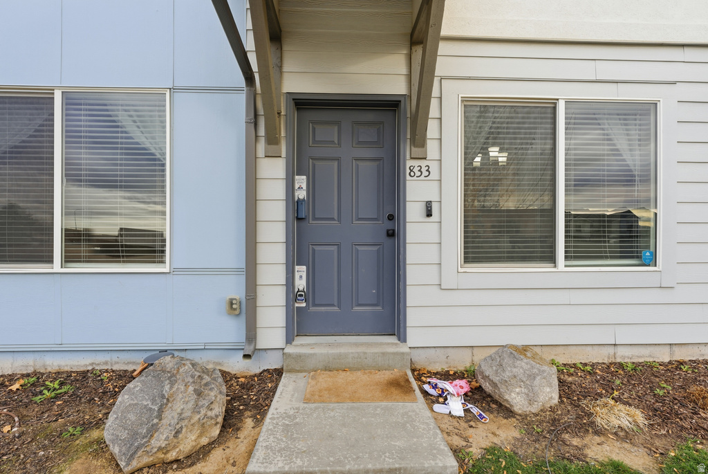 833 S COWANS CT Clearfield, UT 84015