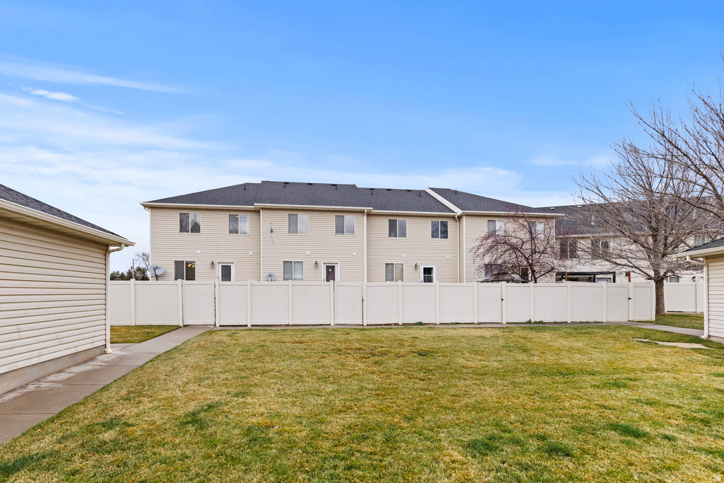 1559 E SANDALWOOD DR South Weber, UT 84405