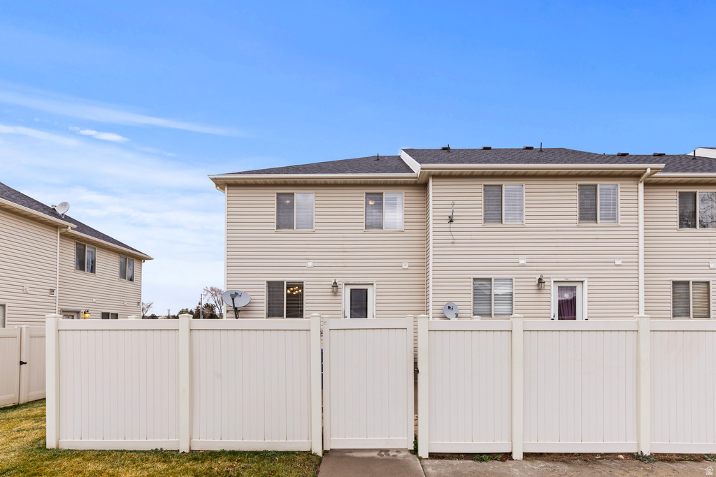 1559 E SANDALWOOD DR South Weber, UT 84405