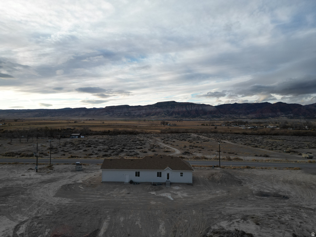 733 S BLACK KNOLL RD Sigurd, UT 84657