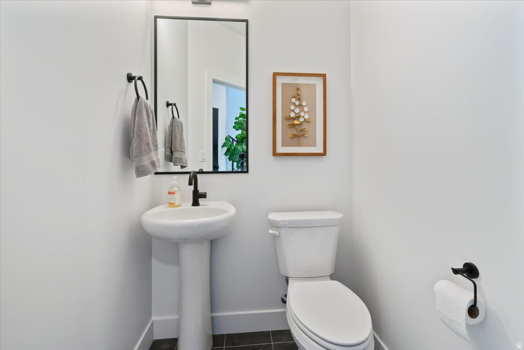 293 E VAUGHN LN #15 Midvale, UT 84047