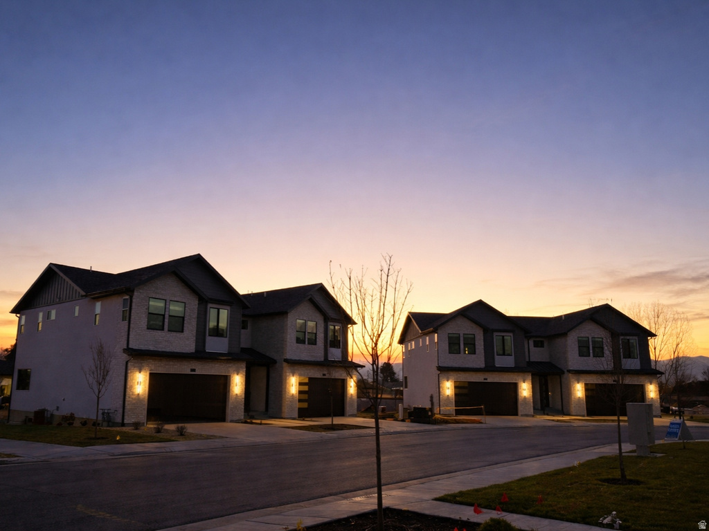 293 E VAUGHN LN #15 Midvale, UT 84047