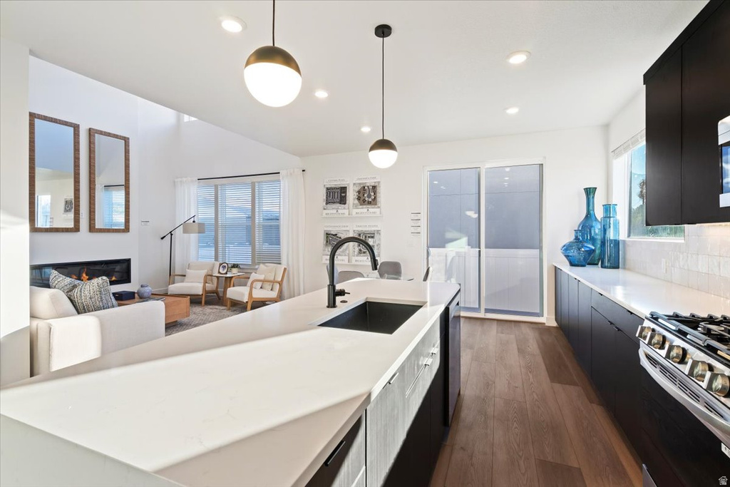 293 E VAUGHN LN #15 Midvale, UT 84047