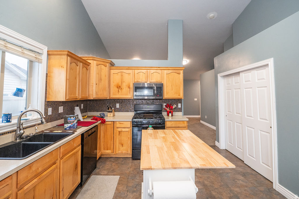 151 S SAM GATES RD Ogden, UT 84404