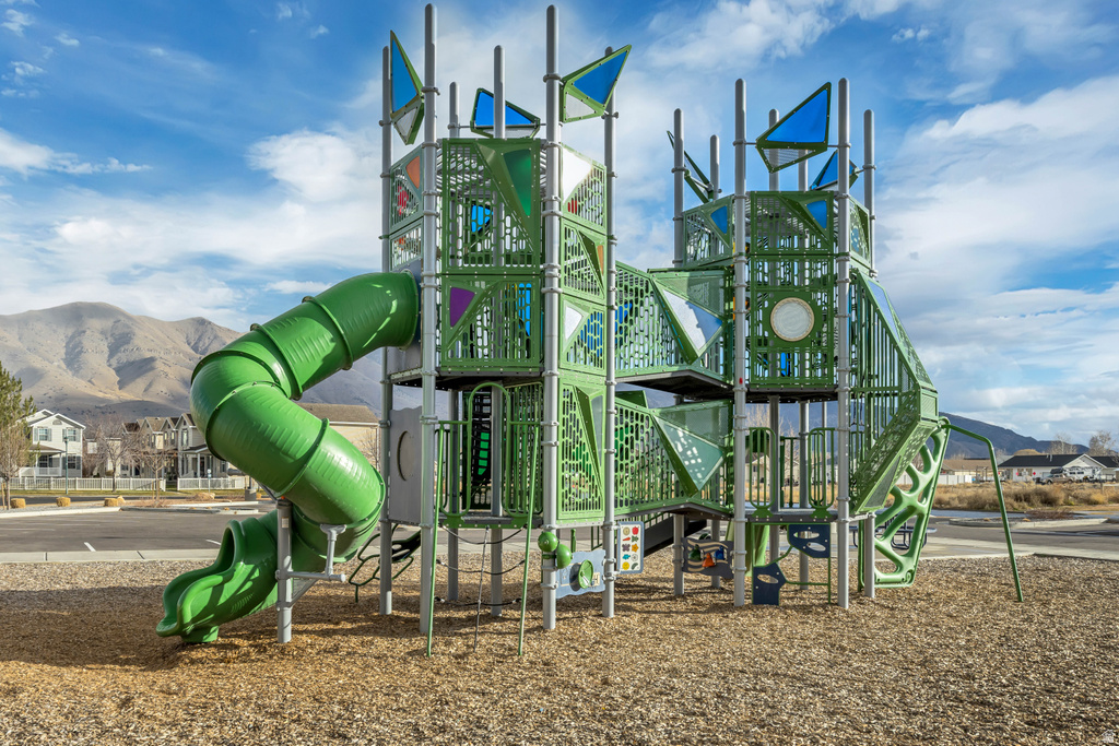 4313 N SADDLE HORN DR Eagle Mountain, UT 84005