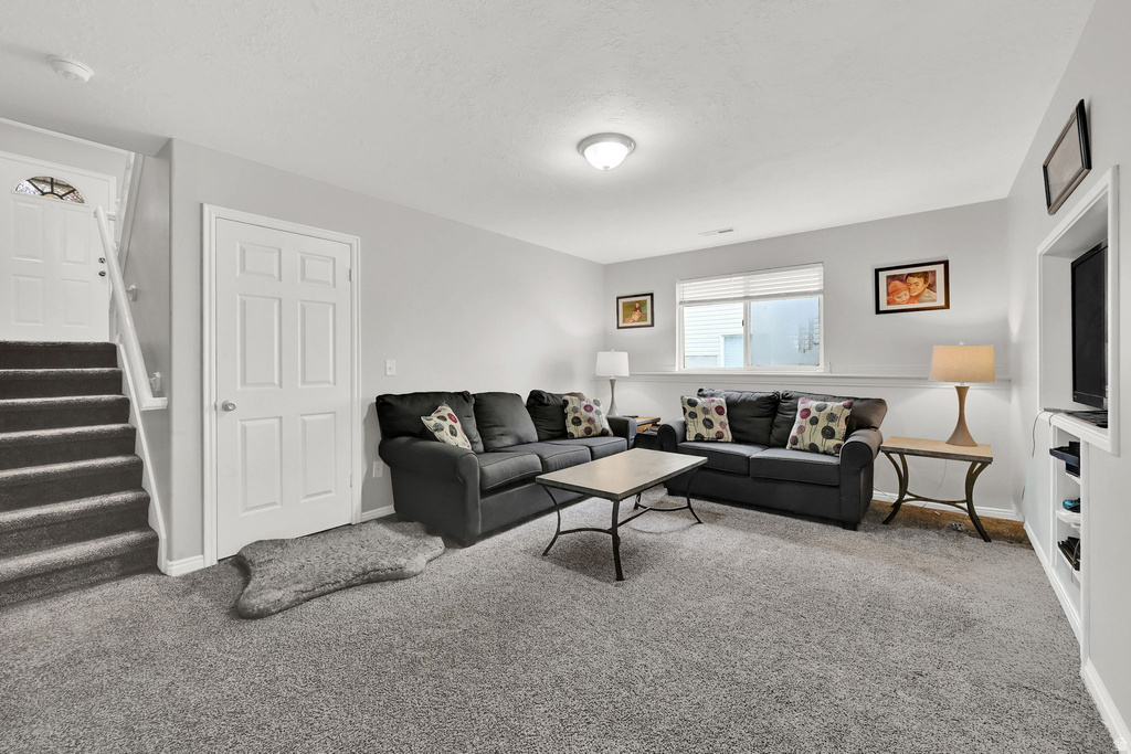 3959 W 5325 S Roy, UT 84067