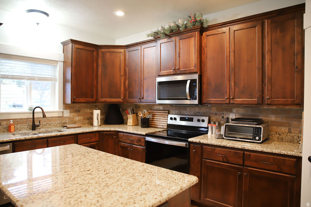 580 W GRANDVIEW DR Malad City, ID 83252