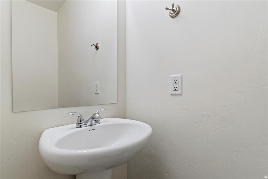 639 N 160 E Vineyard, UT 84059