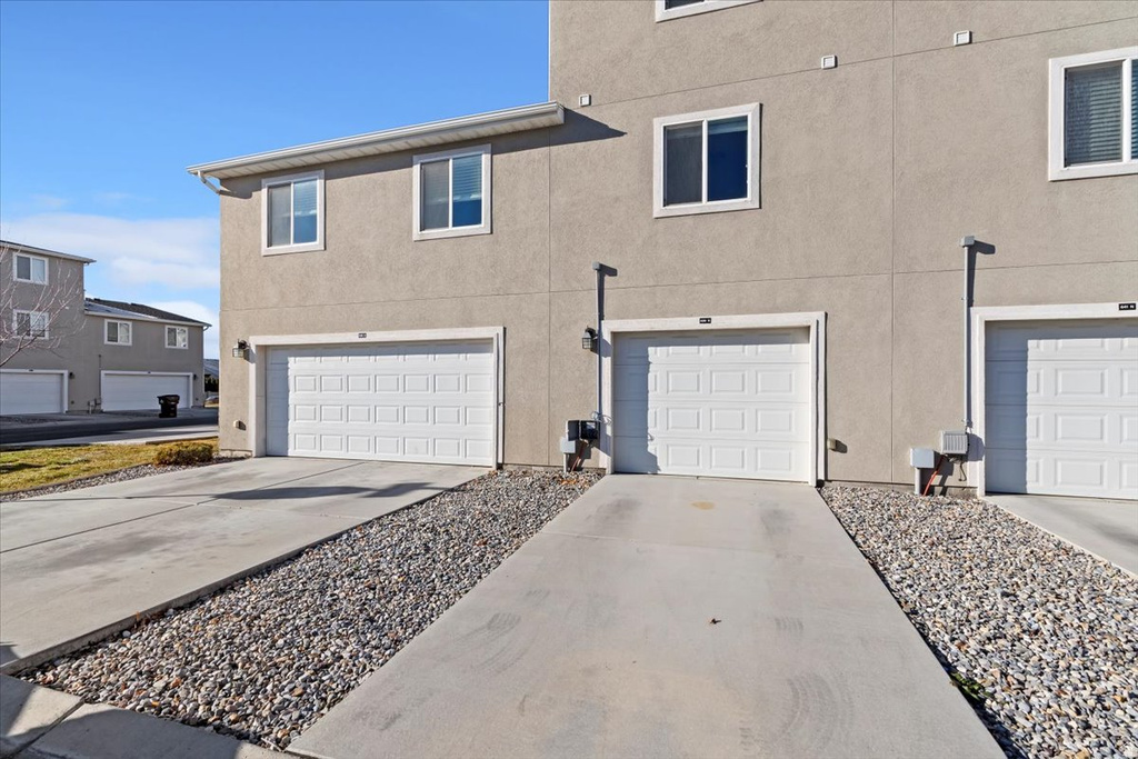 639 N 160 E Vineyard, UT 84059