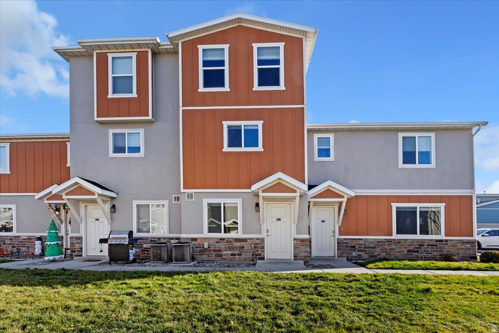 639 N 160 E Vineyard, UT 84059