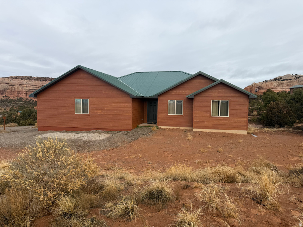 16 E PIONEER DR #6 Moab, UT 84532
