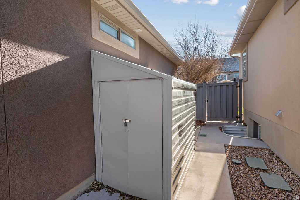 4096 E MOHICAN DR Eagle Mountain, UT 84005