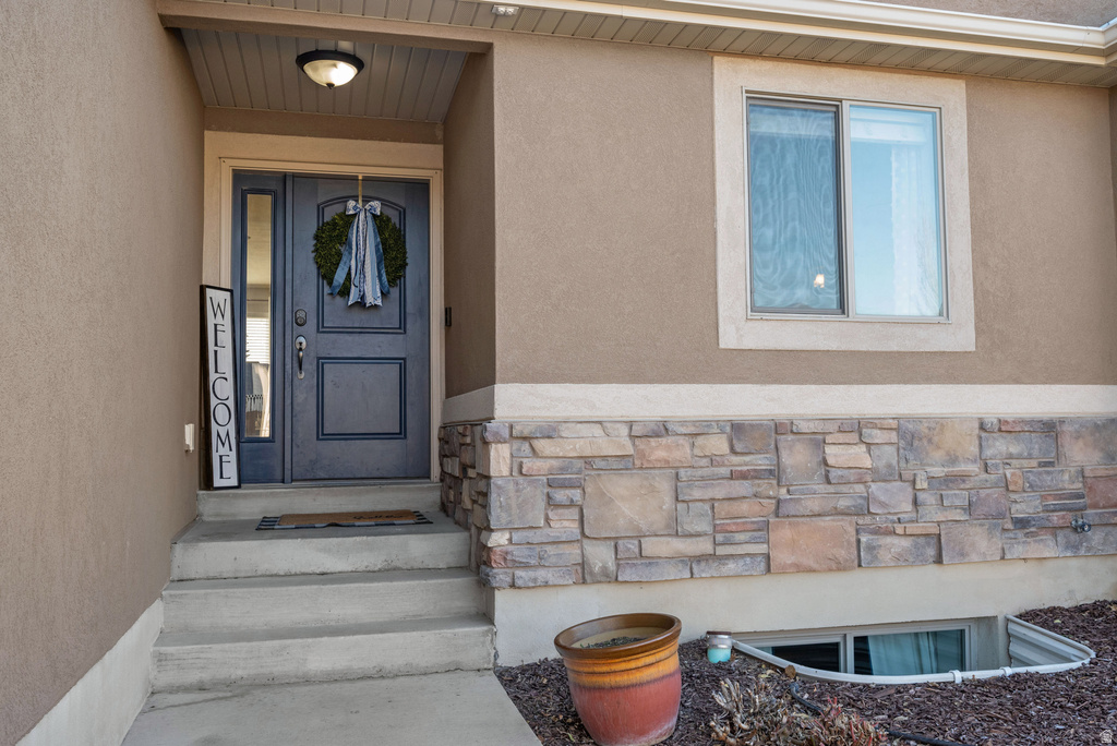 4096 E MOHICAN DR Eagle Mountain, UT 84005