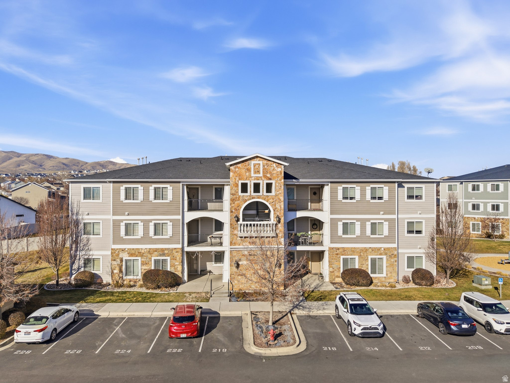 216 W RIDGE RD Saratoga Springs, UT 84045