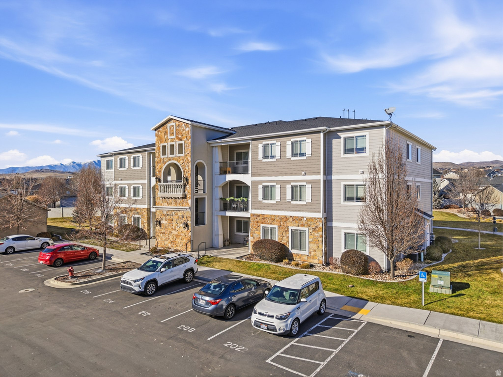 216 W RIDGE RD Saratoga Springs, UT 84045