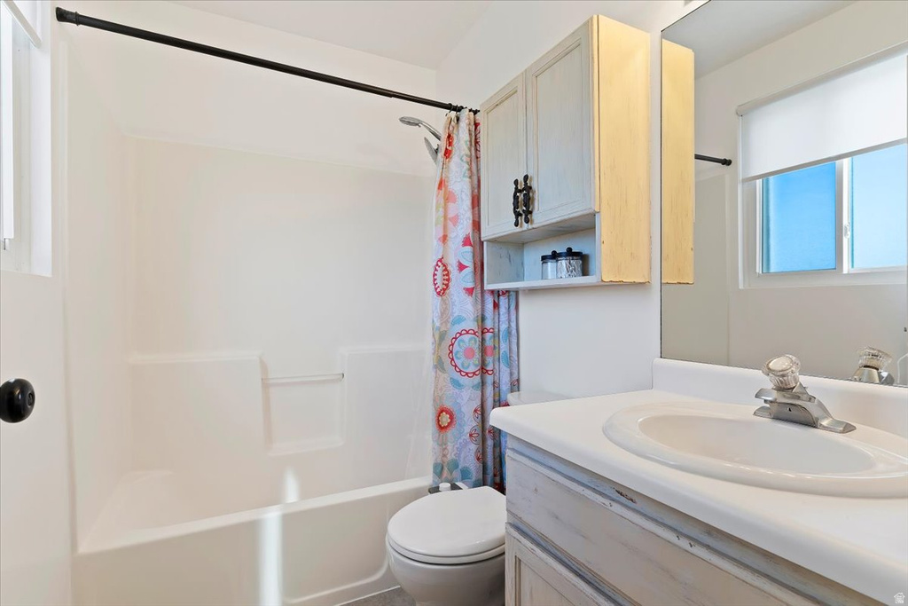 4645 S 3950 W Roy, UT 84067