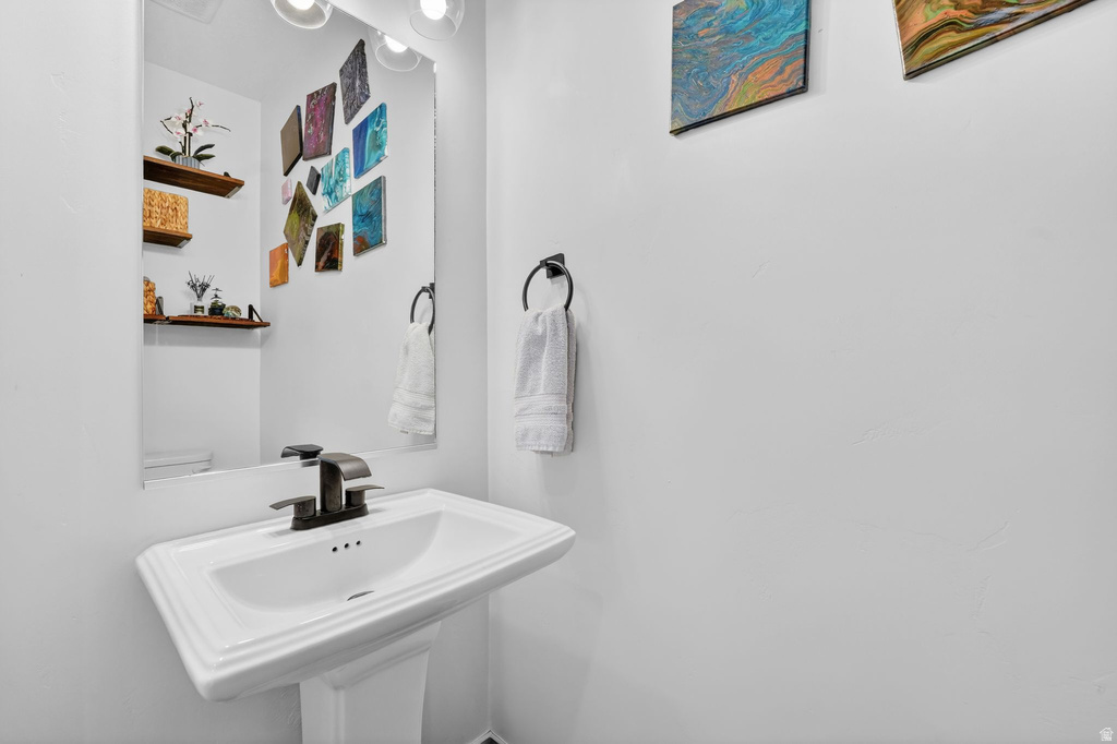 5004 W DAYBREAK PKWY South Jordan, UT 84009