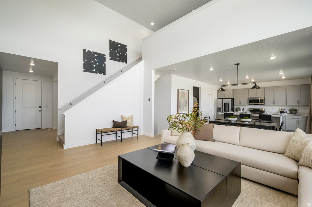 1379 S GLAMBERT LN #210 Saratoga Springs, UT 84045