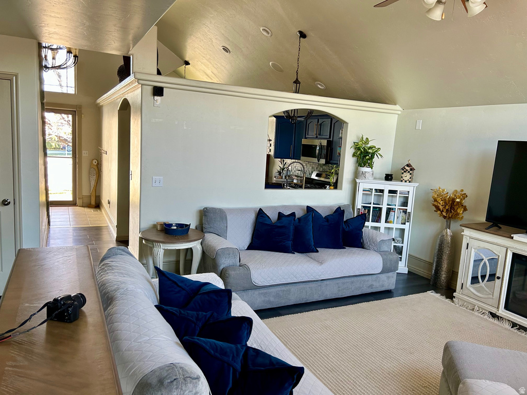 3290 S PARK SPRINGS DR West Valley City, UT 84120