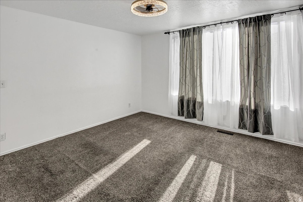 2413 N 475 W Sunset, UT 84015