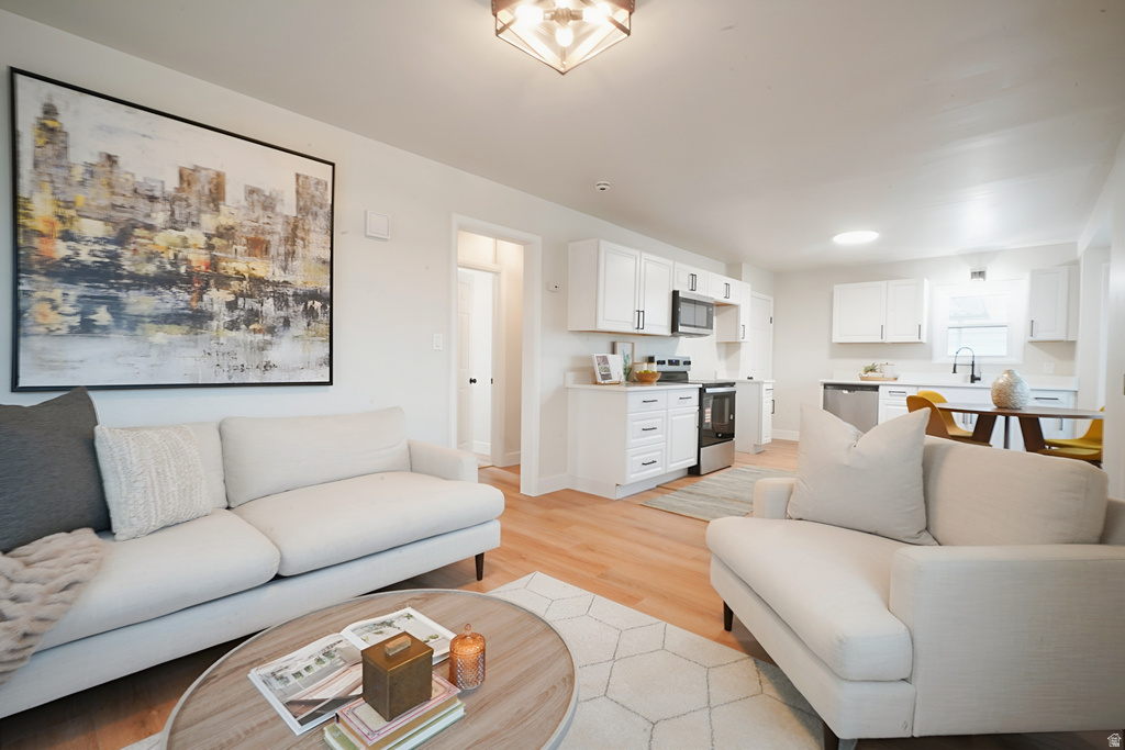 5368 S 2200 W Roy, UT 84067