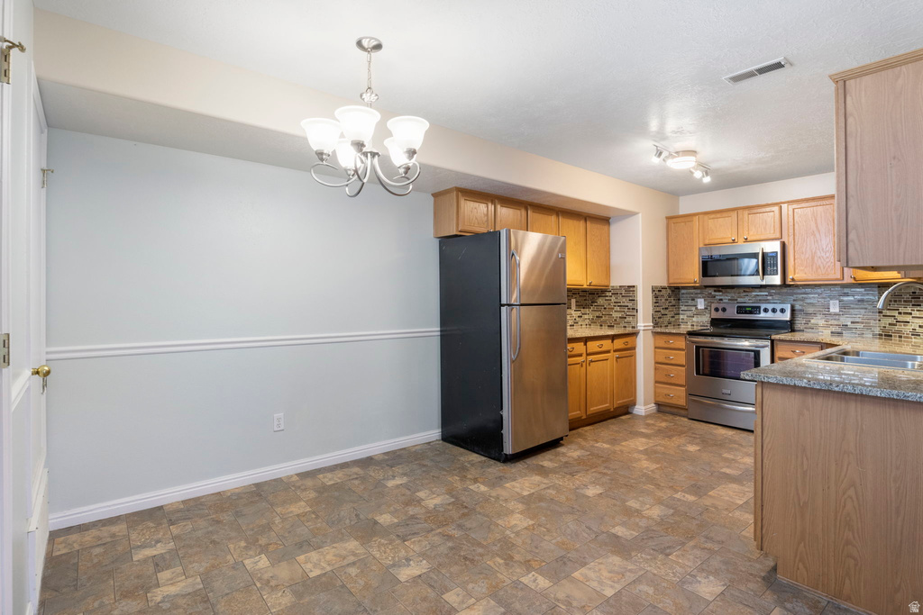 8116 N RIDGE LOOP DR #3 Eagle Mountain, UT 84005