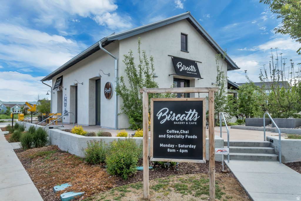 11386 S OKANOGAN LN South Jordan, UT 84009