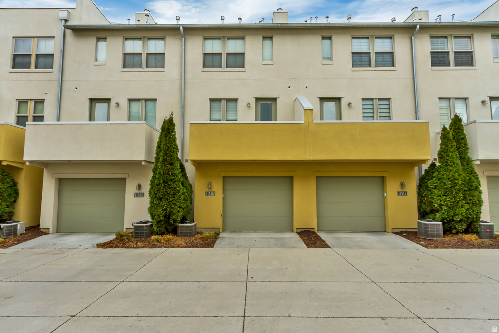 11386 S OKANOGAN LN South Jordan, UT 84009