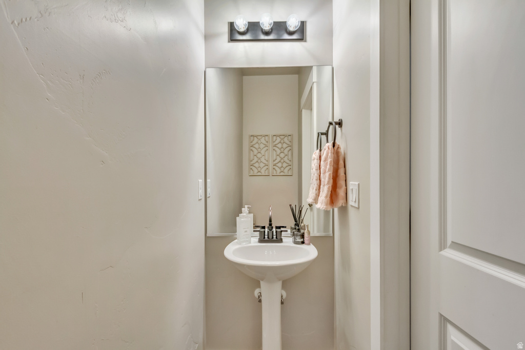 11386 S OKANOGAN LN South Jordan, UT 84009