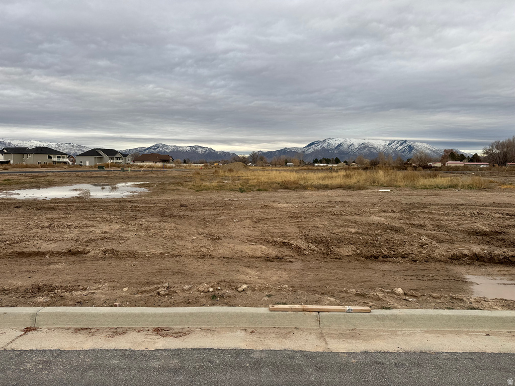 4168 S 5800 W Hooper, UT 84315