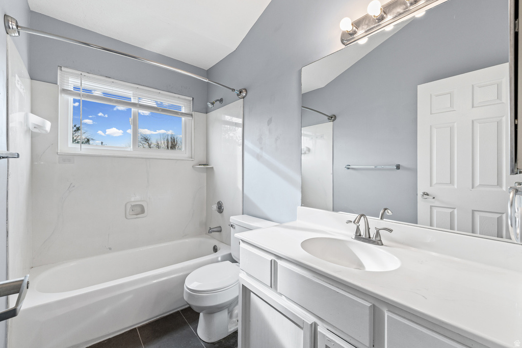 160 COUNTRY CLUB DR Stansbury Park, UT 84074