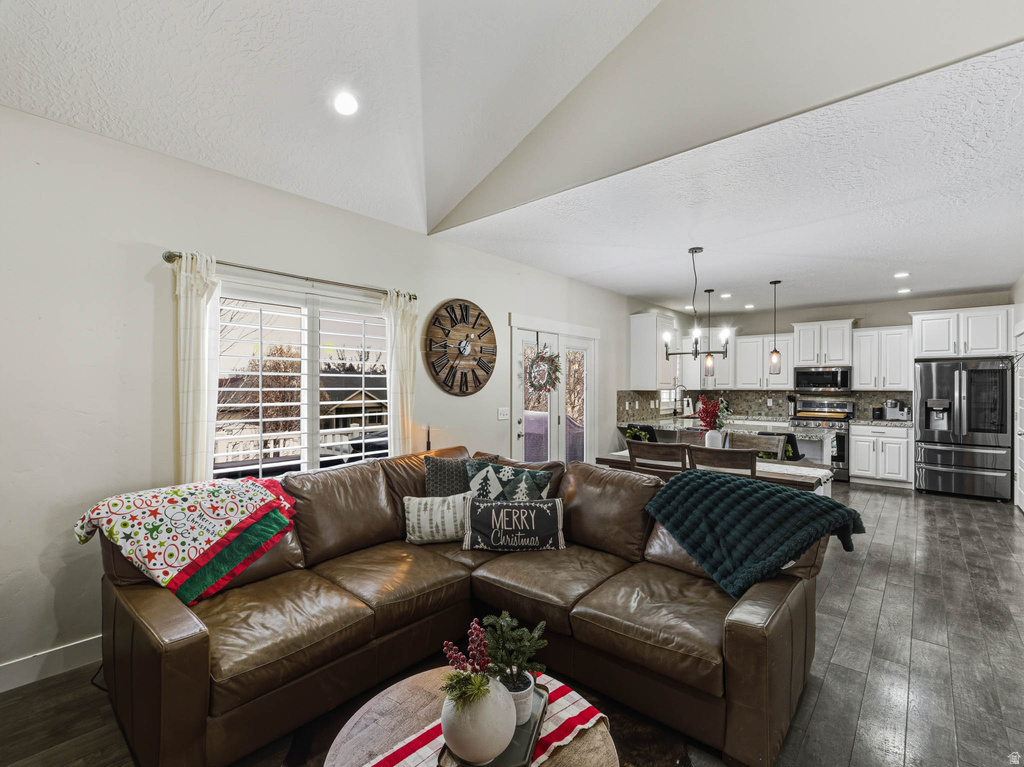 10333 S WAPATI MOON PL South Jordan, UT 84095