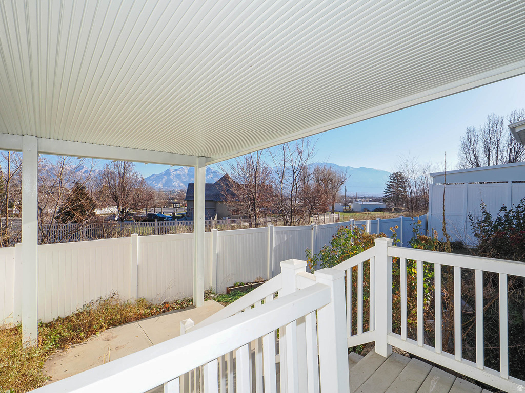 10027 S REMEMBRANCE LN South Jordan, UT 84095