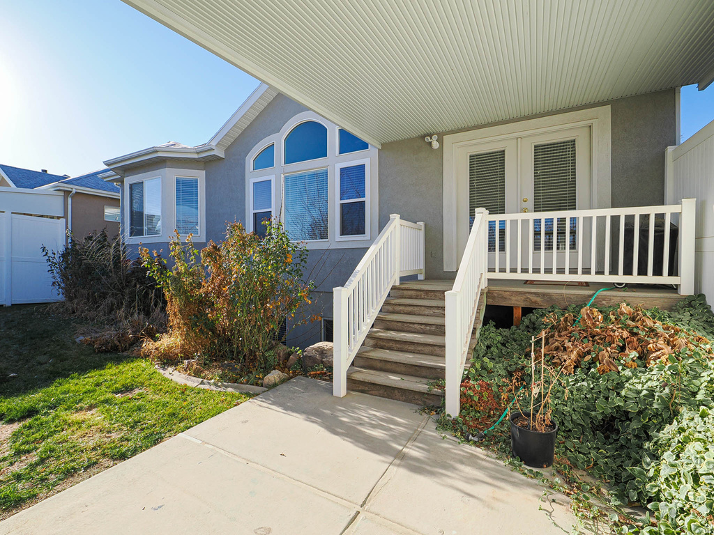 10027 S REMEMBRANCE LN South Jordan, UT 84095