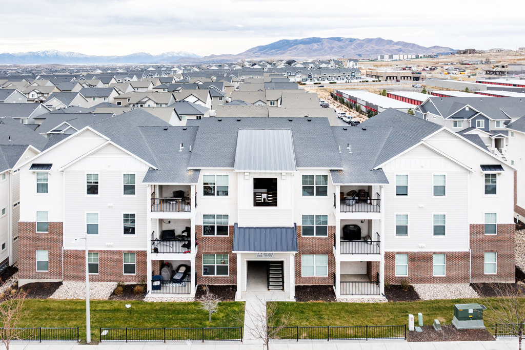 4166 W 1850 N #H102 Lehi, UT 84043