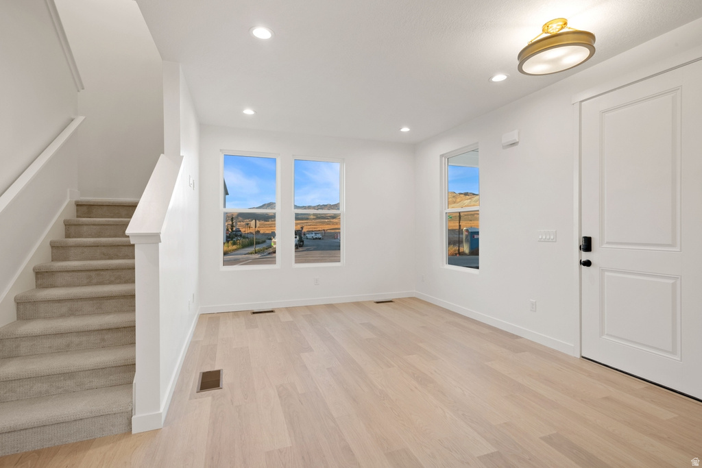 7043 W LAKE AVE South Jordan, UT 84009