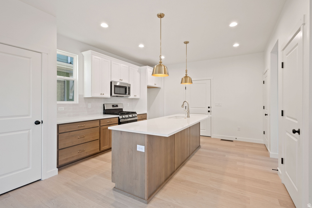 7043 W LAKE AVE South Jordan, UT 84009