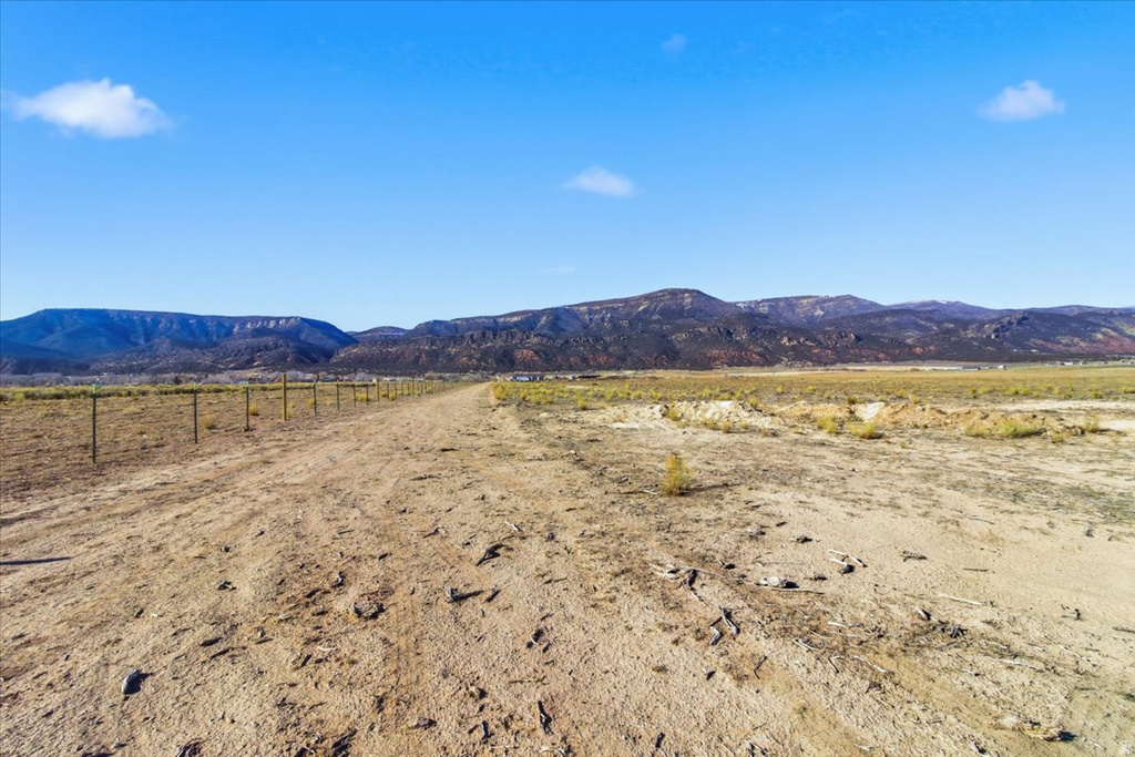 302  RESOVOIR RD Wales, UT 84667