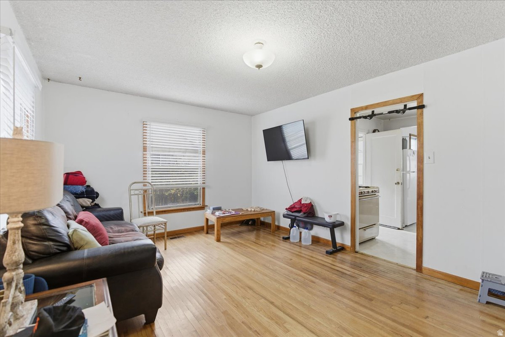 4628 S BOX ELDER ST Salt Lake City, UT 84107