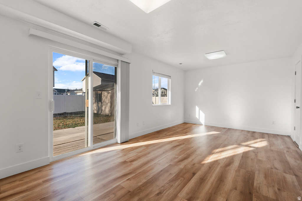 8246 S CREEKWOOD CIR West Jordan, UT 84088