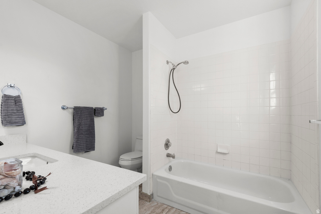 8246 S CREEKWOOD CIR West Jordan, UT 84088